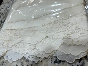 JC Penney Vintage Ivory Floral Lace Trim Oval Tablecloth 67X90 - NEW - Picture 1 of 6