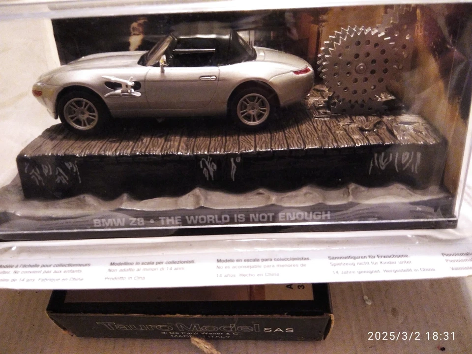JAMES BOND- BMW Z8- 1/43- NUOVA - Immagine 1 di 1
