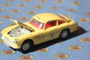 Vintage Yellow Corgi Toys Aston Martin DB4 Diecast Car 1960 - Picture 1 of 4
