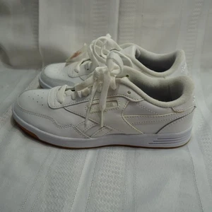 Reebok Shoes Womens Size 7 White Gum Sole Low Top MemoryTech 2.0 Casual Court - Picture 1 of 11