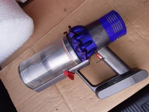 Genuine Dyson V10 Big Cyclone Assembly With Bin Runner SV12 Read Cheap - Picture 1 of 7