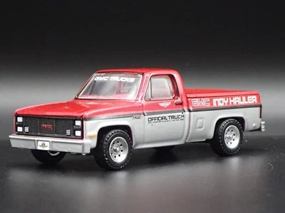 1985 85 GMC Alto Sierra Indy 500 Squarebody Camion 1/64 Scala Modellino Auto - Immagine 1 di 4