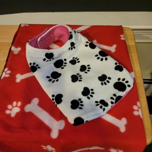 Mini abrigo y manta para perro estampados de patas y huesos de perro. 2 uds. - Imagen 1 de 12