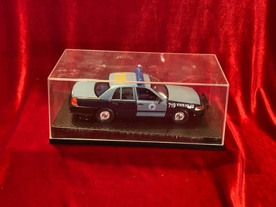 CLASSIC METAL WORKS MASSACHUSETTS STATE POLICE FCV SCALE 1/24 lot 239 - Image 1 of 4