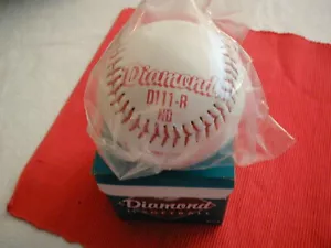 NUOVO DIAMOND 11" SOFTBALL #D111-R IN SCATOLA - Foto 1 di 4