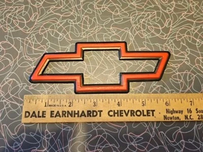 GM 10099514 1990 1991 1992 1993 CHEVROLET LUMINA BOW TIE EMBLEM - Used Plastic  - Image 1 of 4