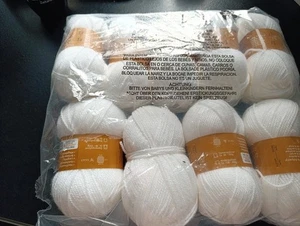 9 x Wolle mit Häkelnadel - Bild 1 von 2