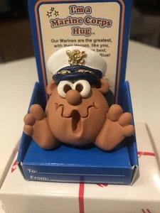 "I'm a Marine Corps Hug" - Figura Coleccionable The Hug Factory Nuevo en Paquete con Caja de Regalo - Imagen 1 de 6