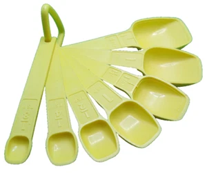 Tupperware measuring spoons yellow vintage set 7 D ring #1270 - Picture 1 of 6