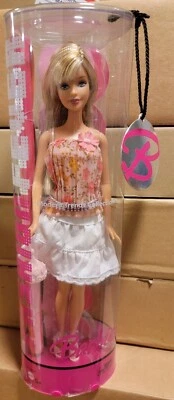 Barbie Mackie 2007 Fashion Fever Modern Trends volante floral sin usar, en caja original Foto 1 de 4