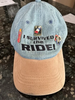 Sombrero de trineo del Parque Olímpico de Utah "Sobreviví al paseo" y 3 prendedores Park City de colección Y2k Foto 1 de 4