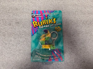 VINTAGE - RUBIKS SNAKE KEYRING - POCKET PUZZLES - 1998 - UPC# 098905305009 - Picture 1 of 4
