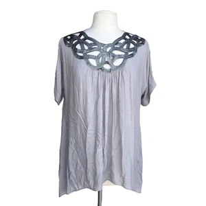 CHELSEA VIOLET Top Womens Size M Gray Soutache Neck Short Sleeve Blouse - Picture 1 of 2