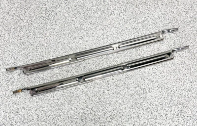 Par de placas de desgaste de umbral de puerta de acero inoxidable para camionetas Chevy/GMC 1967-1972 Foto 1 de 4