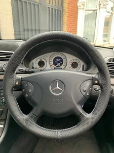 PARA MERCEDES CLASE E W211 02-09 NEGRO PERF CUERO VOLANTE CUBIERTA DBL GRIS CLARO - Imagen 1 de 4