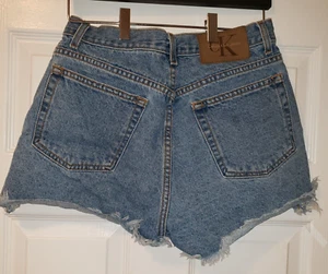 VINTAGE CALVIN KLEIN WOMENS DAISY DUKE BLUE DENIM SHORTS SIZE 9 - Picture 1 of 4