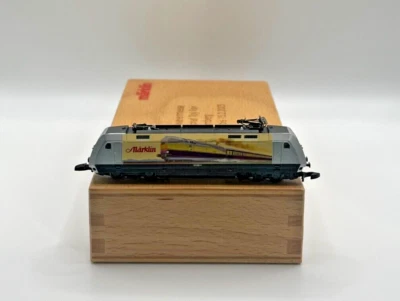 Z Scale Marklin 56. Spielwarenmesse Int. Toy Fair 2005 Locomotive Wood Case - Image 1 of 4