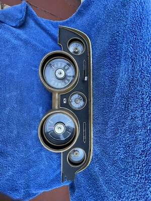 Cuadro de instrumentos Ford Mustang 1968 original usado con reloj Foto 1 de 4