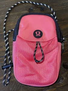 Lululemon Take it On Umhängetasche Pink - Bild 1 von 4