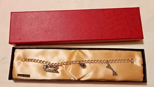 Vintage Zugmotor, Brücke, Hämatitkugel Charm Armband 7-1/2 Zoll Neu im Karton - Bild 1 von 9