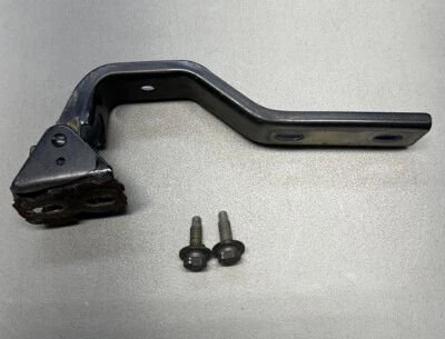 Soporte de bisagra de capó delantero derecho Land Rover Discovery 2 II OEM BKB700020 Foto 1 de 4