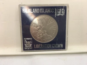 1982 Falkland Islands  Liberation Crown  Uncirculated in case - blue - Bild 1 von 3
