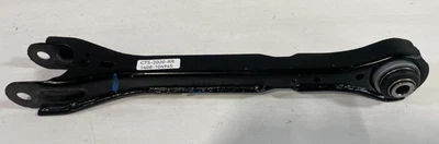 Brazo de control superior trasero izquierdo o derecho Cadillac CT5 2020-2025 # 104945 Foto 1 de 4