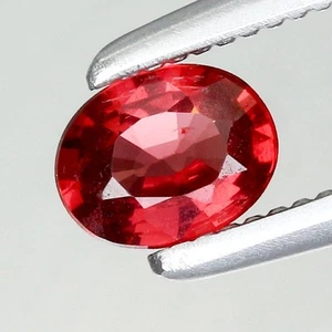 0,25ct t.w 4,4x3,5mm ovaler natürlicher unbeheizter roter Spinell, Tansania - Bild 1 von 4