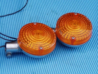 Intermitentes delanteros Honda CB550 CB900 CB750 CB500 CB400 GL1000 CX500 Foto 1 de 4