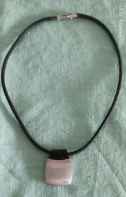 Girocollo In Caucciù Con Ciondolo Acciaio Marca Breil Uomo - Immagine 1 di 4