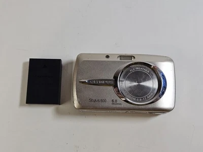Cámara digital Olympus Stylus 600 plateada 6,0 MP envío rápido sin probar Foto 1 de 4