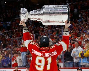 Oliver Ekman-Larsson 2024 Stanley Cup Champions Florida Panthers 8x10 NHL Foto - Bild 1 von 1