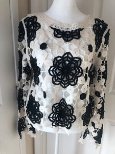 NWT Cloth by Design Small Black & White Crochet Flower Sweater Long Sleeve - Picture 1 of 8