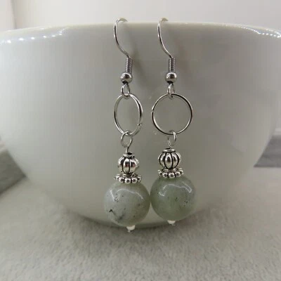 Pendientes colgantes LABRADORITA con cuentas tono plata gris lechoso artesanales hechos a mano regalo Foto 1 de 4