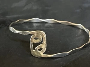 Vintage Artisan Sterling Hammered Bangle Bracelet Textured 8 1/4" Outer Rim - Picture 1 of 10