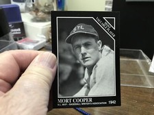 FREE SHIPPING-MINT-1991 The Sporting News Conlon Collection Mort Cooper #301