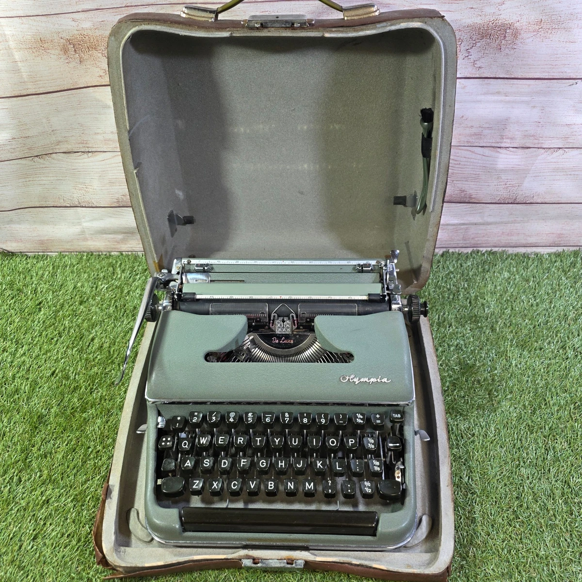 Olympia Deluxe Typewriter for sale | eBay UK