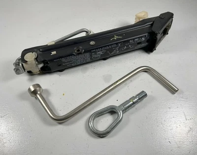 BMW E39 540i 530i 528i 525i CAR FLOOR LIFT JACK TOW HOOK LUG WRENCH 1092710 - Image 1 of 3
