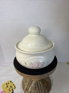 Azúcar y tapa vintage Pfaltzgraff Tea Rose - 4 1/4" de alto - gres redondo - Imagen 1 de 15