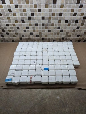 Lote de 95 adaptadores de alimentación cargadores de pared USB individuales genuinos Apple 12W Foto 1 de 4