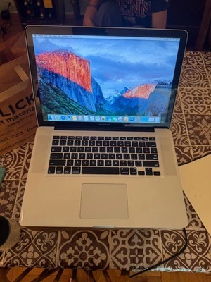 Apple MacBook Pro 15" (Mid-2009) – 2.53GHz Core 2 Duo – 8GB RAM – 128GB HDD – OS - Image 1 of 4