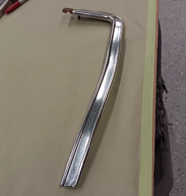 Chevrolet El Camino GMC Sprint 1973-77 guardabarros superior derecho moldura delantera Foto 1 de 4