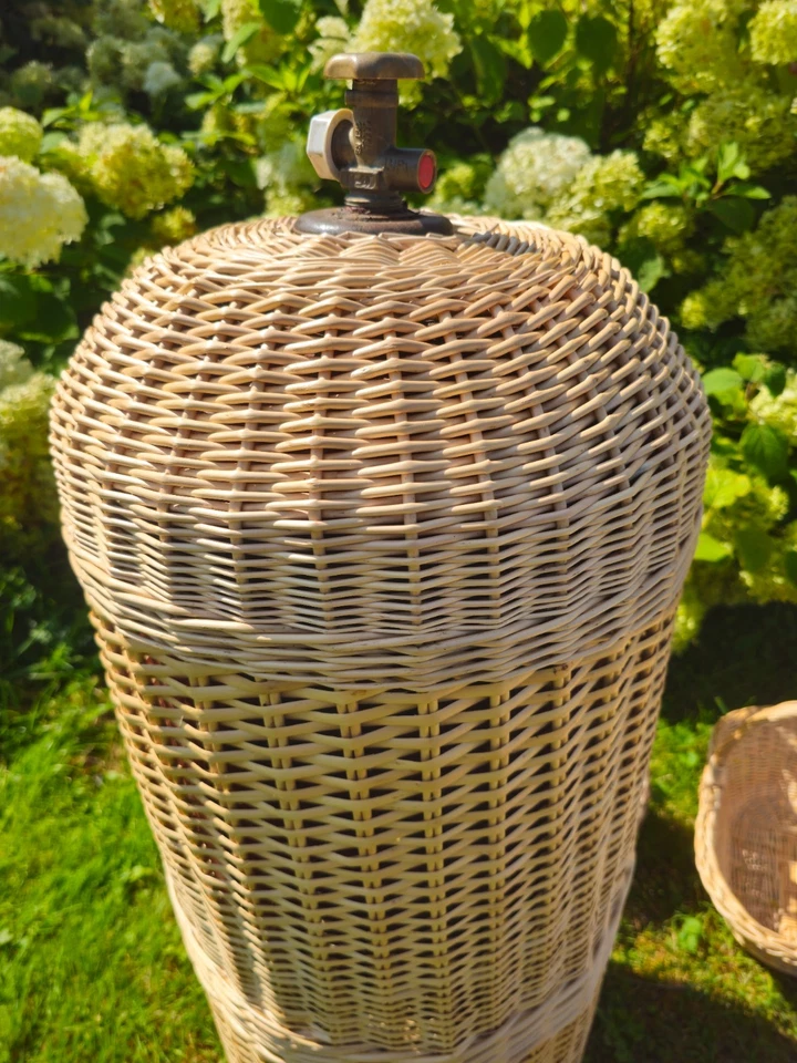 Natural Wicker Gas Cylinder Cover – Handwoven Propane Tank Hide - Image 1 of 4