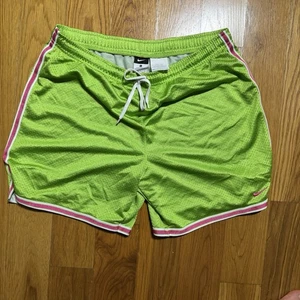 NIKE MUJER’S Pantalones Cortos de Baloncesto Medianos L • Forrados Verde Lima y Rosa - Imagen 1 de 4