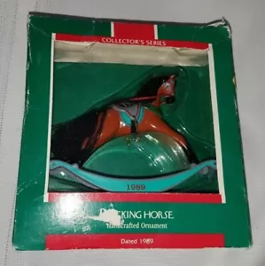 Hallmark Keepsake Ornament Cavallo a Dondolo 1989 nona 9a serie - Foto 1 di 3