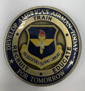 US Airforce Air Education & Training Command USAF Challenge Coin - Picture 1 of 5