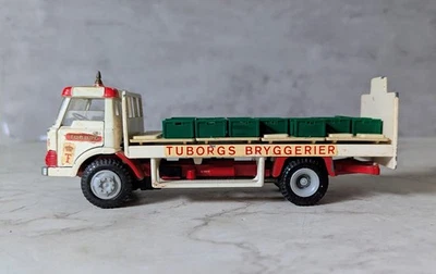 Camión de cerveza vintage Tekno Holland Ford D-800 Tuborg con cajas verdes Foto 1 de 4