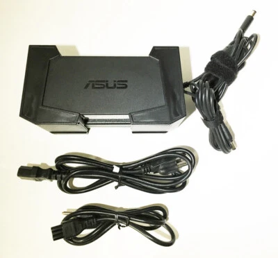 Ladrillos eléctricos ASUS 230W y 180 W en un soporte de sujeción de marca ROG para ASUS ROG G20 Foto 1 de 3