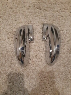 Chevrolet Impala Caprice 1965 CONV parachoques delantero extremos  Foto 1 de 4