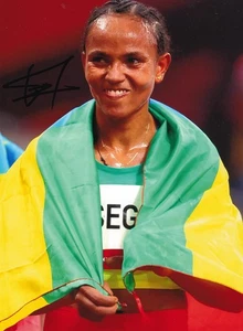 Athletics - Gudaf Tsegay - Hand Signed 8x6 Inch Photograph - COA - Picture 1 of 1